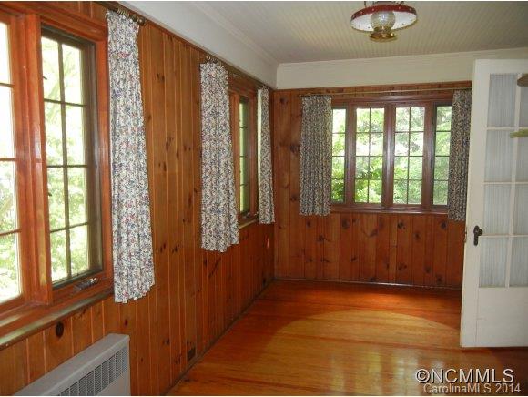 355 South Ridgecrest Street Rutherfordton, NC 28139 - Photo 11 of 24 a view of an entryway