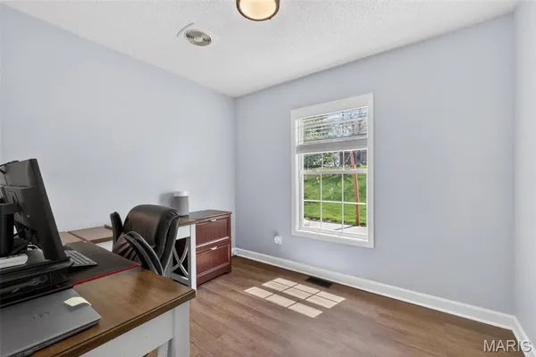 $249,900 | 104 East Hunters Ridge, Valmeyer, IL 62295