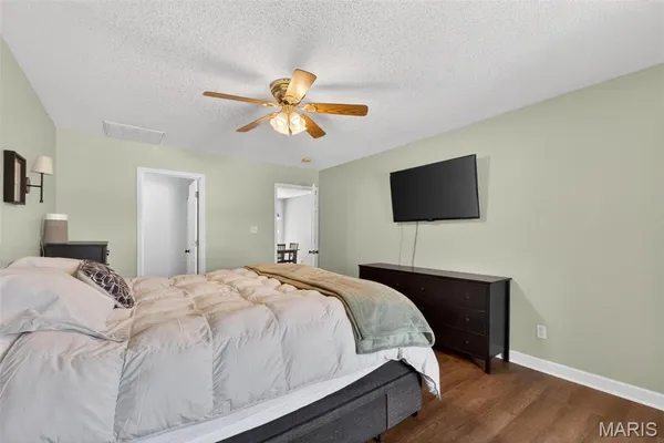 $249,900 | 104 East Hunters Ridge, Valmeyer, IL 62295