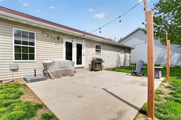 $249,900 | 104 East Hunters Ridge, Valmeyer, IL 62295