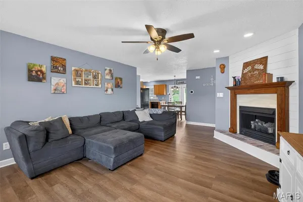 $249,900 | 104 East Hunters Ridge, Valmeyer, IL 62295