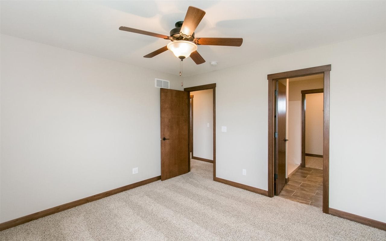 400 Ridge View Court Fairfax, IA 52228 - Photo 13 of 26 Gallery Image 13