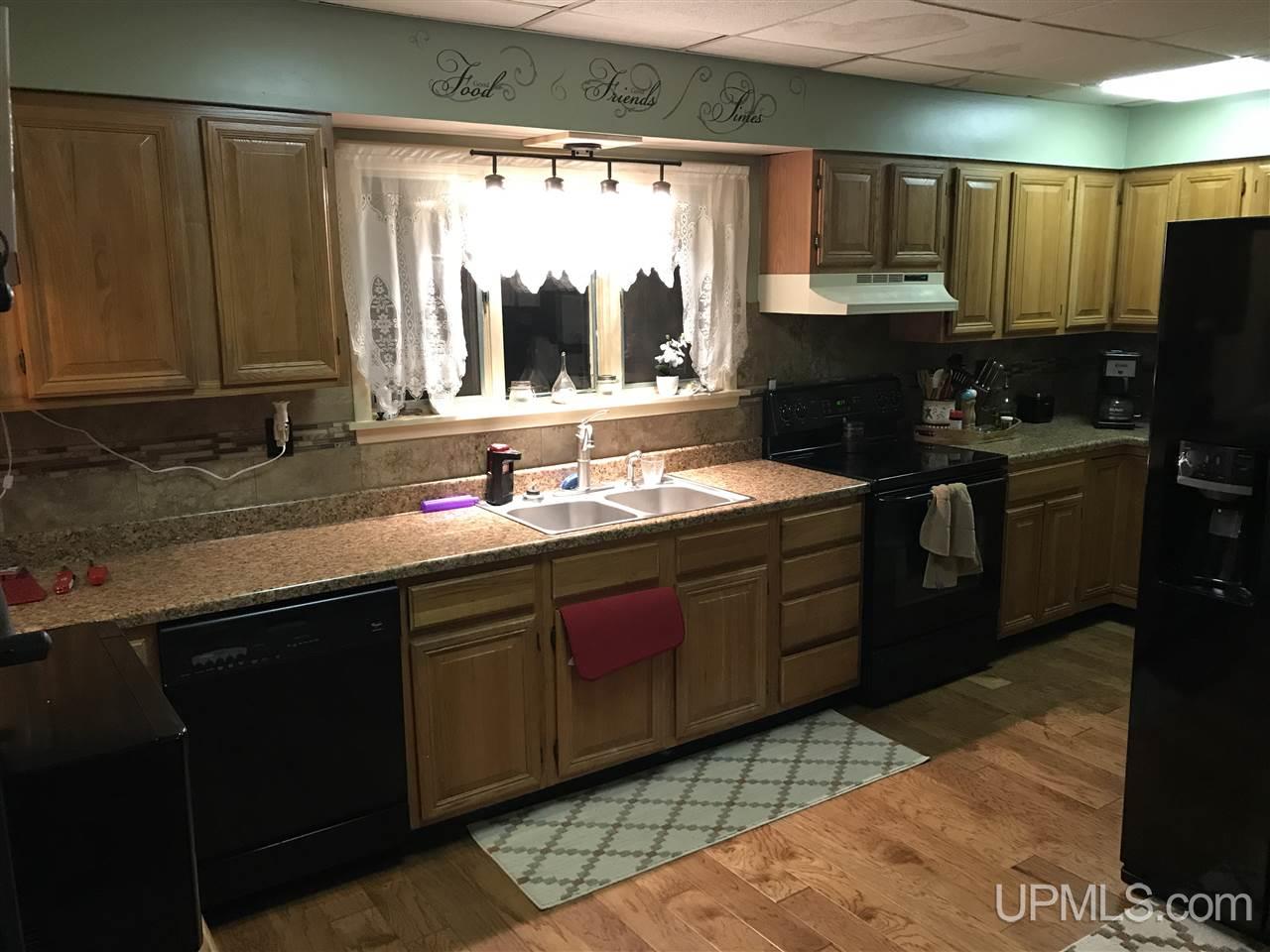 215 Maple Street Ishpeming, MI 49849 - Photo 3 of 24 Gallery Image 3