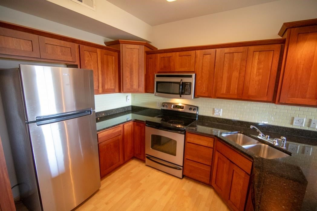 1092 Walnut Avenue, Unit 214D Riverside, IA 52327 - Photo 3 of 27 Gallery Image 3