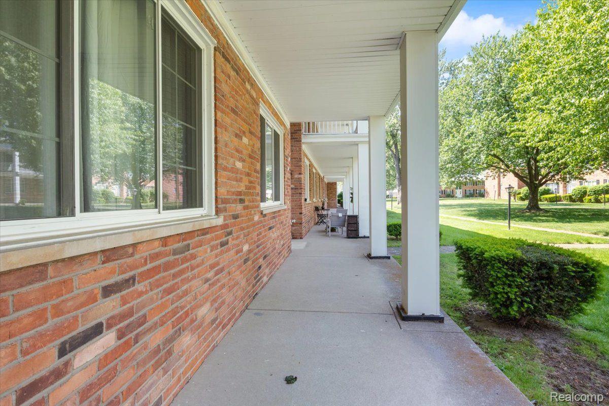 29550 Hoover Road Warren, MI 48093 - Photo 20 of 23 Private Patio