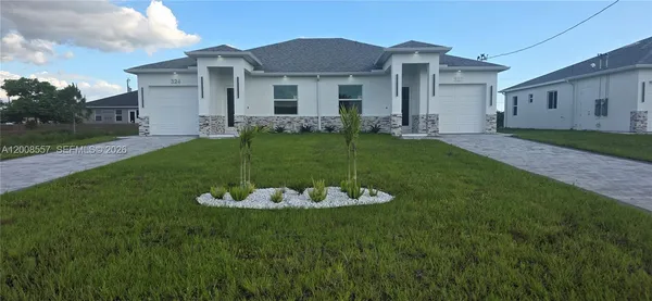 $2,000 | 322-324 Poplar Street, Unit 22, Lehigh Acres, FL 33974