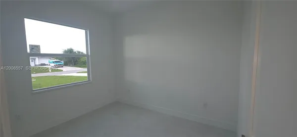 $2,000 | 322-324 Poplar Street, Unit 22, Lehigh Acres, FL 33974
