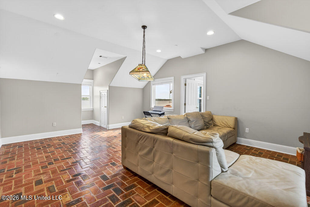 489 Jordan Drive Biloxi, MS 39531 - Photo 47 of 124 489JordanDr-62