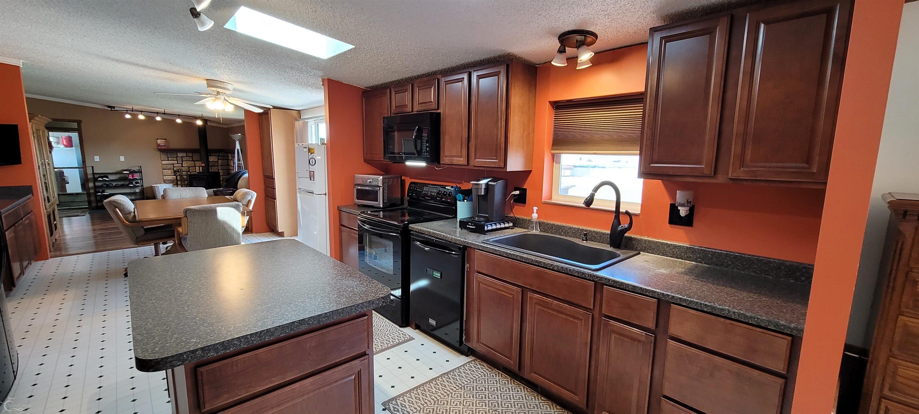 7161 McKinley Road Marine City, MI 48039 - Photo 19 of 55 50104194-18.JPG