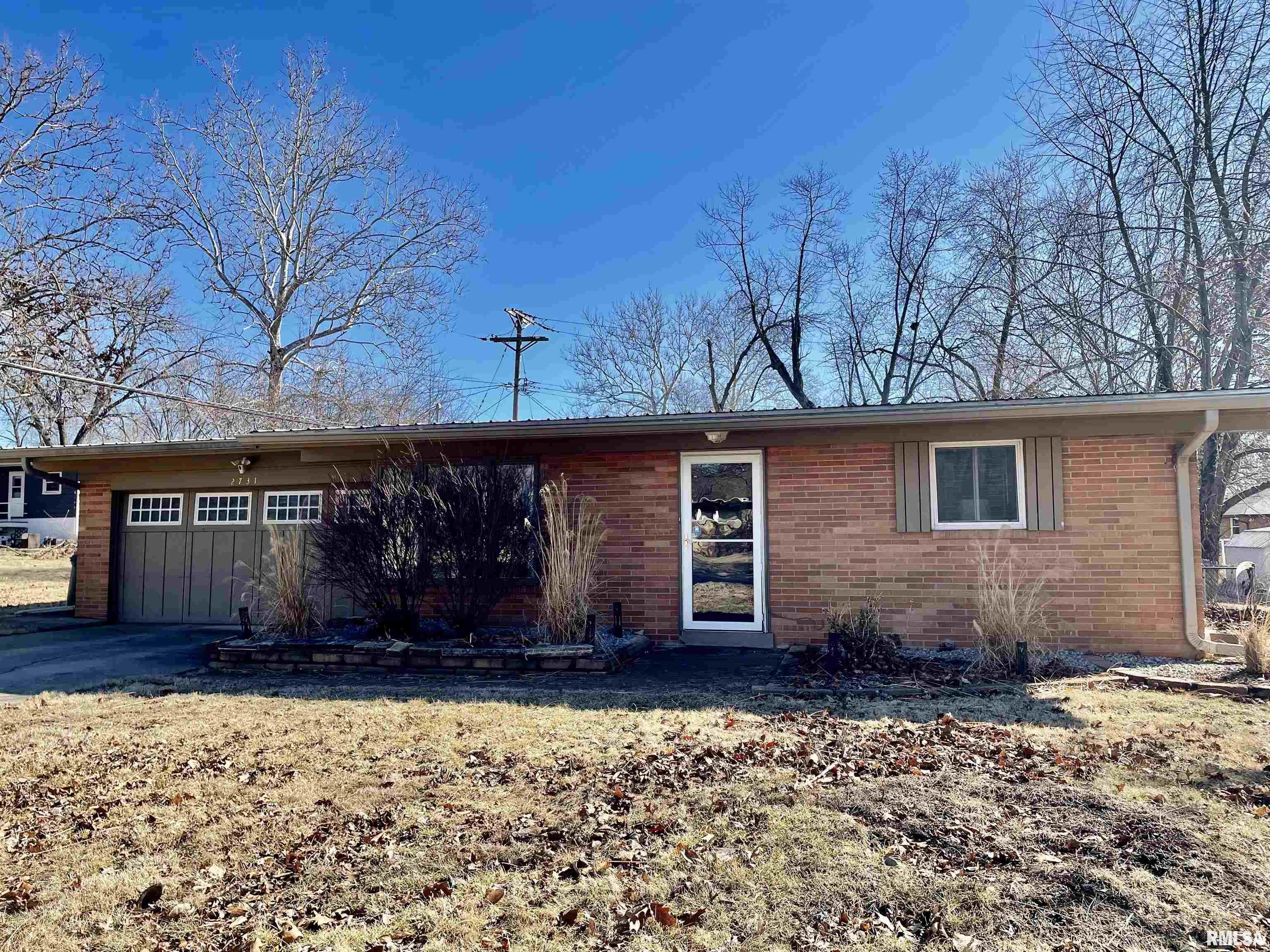 2731 West Overhill Road Peoria, IL 61615 - Photo 2 of 27 Gallery Image 2
