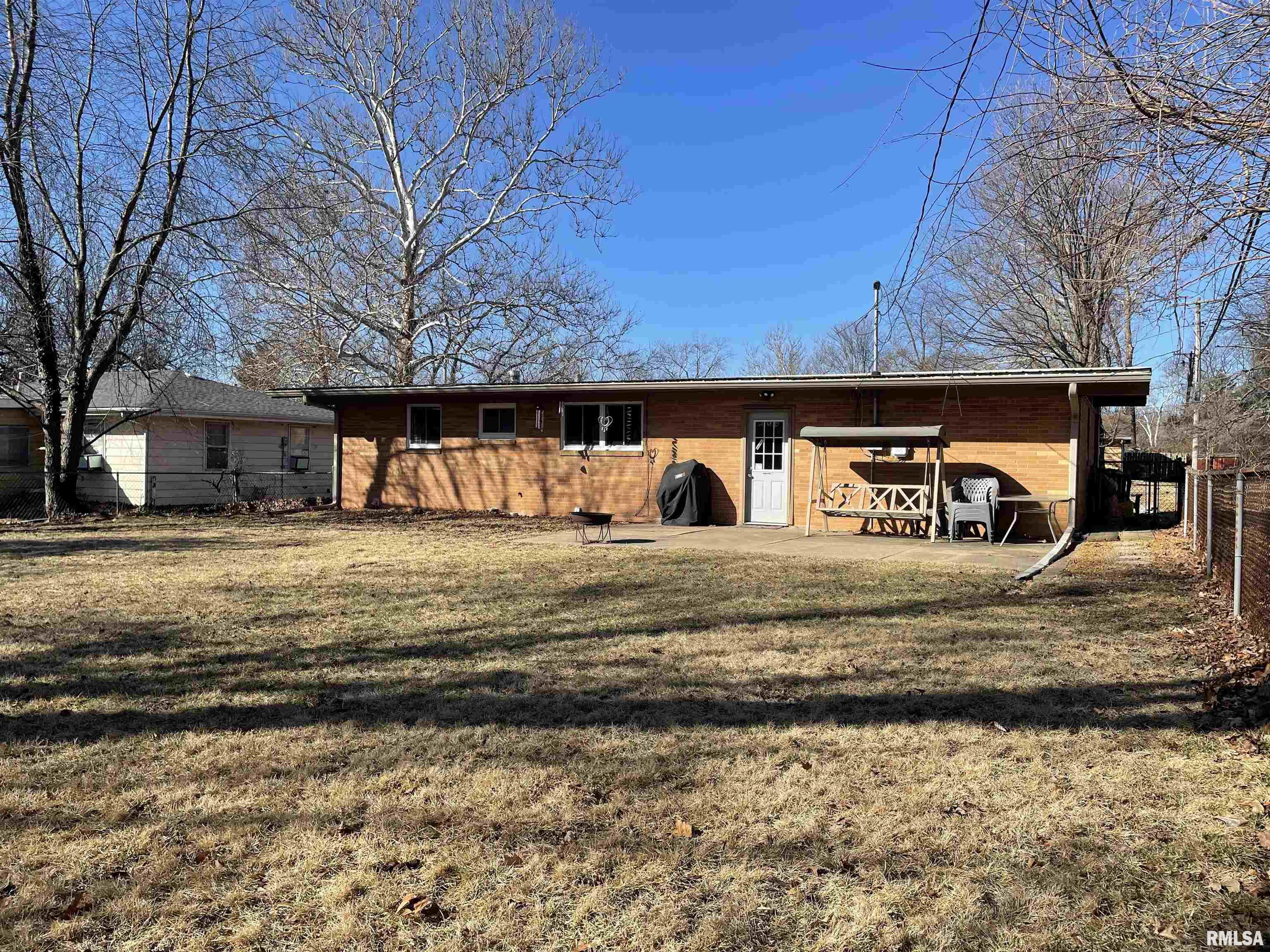 2731 West Overhill Road Peoria, IL 61615 - Photo 4 of 27 Gallery Image 4
