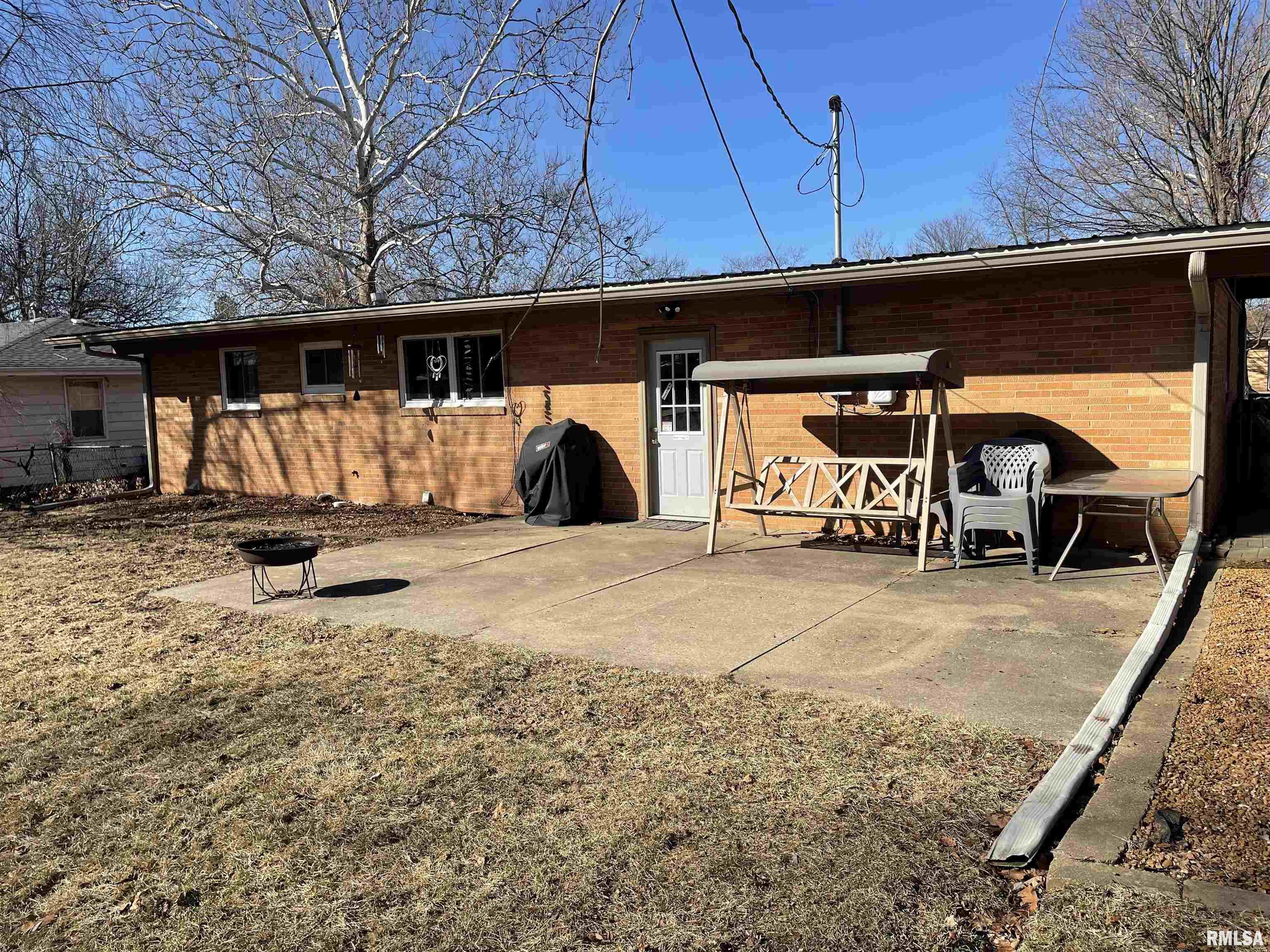 2731 West Overhill Road Peoria, IL 61615 - Photo 5 of 27 Gallery Image 5