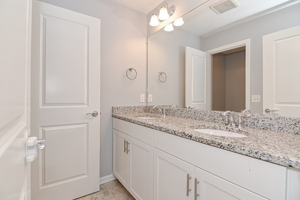 22 Locust Lane, Unit 22 Hopkinton, MA 01748 - Photo 14 of 33