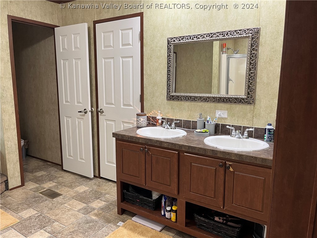 157 Russell Avenue Racine, WV 25165 - Photo 25 of 37 Gallery Image 25
