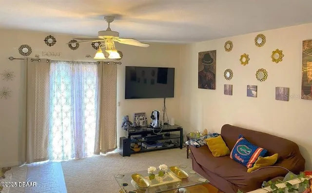 $375,000 | 23 Regent Lane, Palm Coast, FL 32164