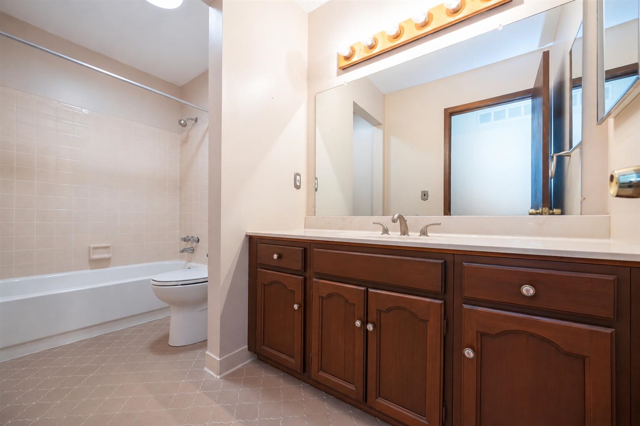 476 Coldiron Drive Rochester Hills, MI 48307 - Photo 14 of 36