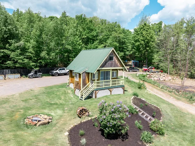 $943,800 | 10 Trista Lane, Mercer, ME 04957