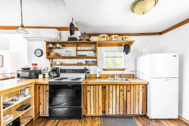 $943,800 | 10 Trista Lane, Mercer, ME 04957