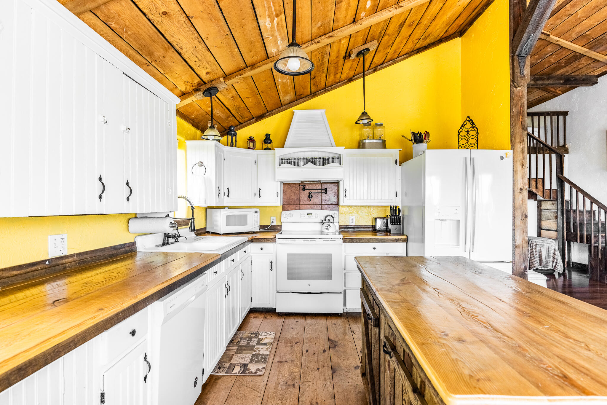 10 Trista Lane Mercer, ME 04957 - Photo 10 of 48 Main House Interiors-10