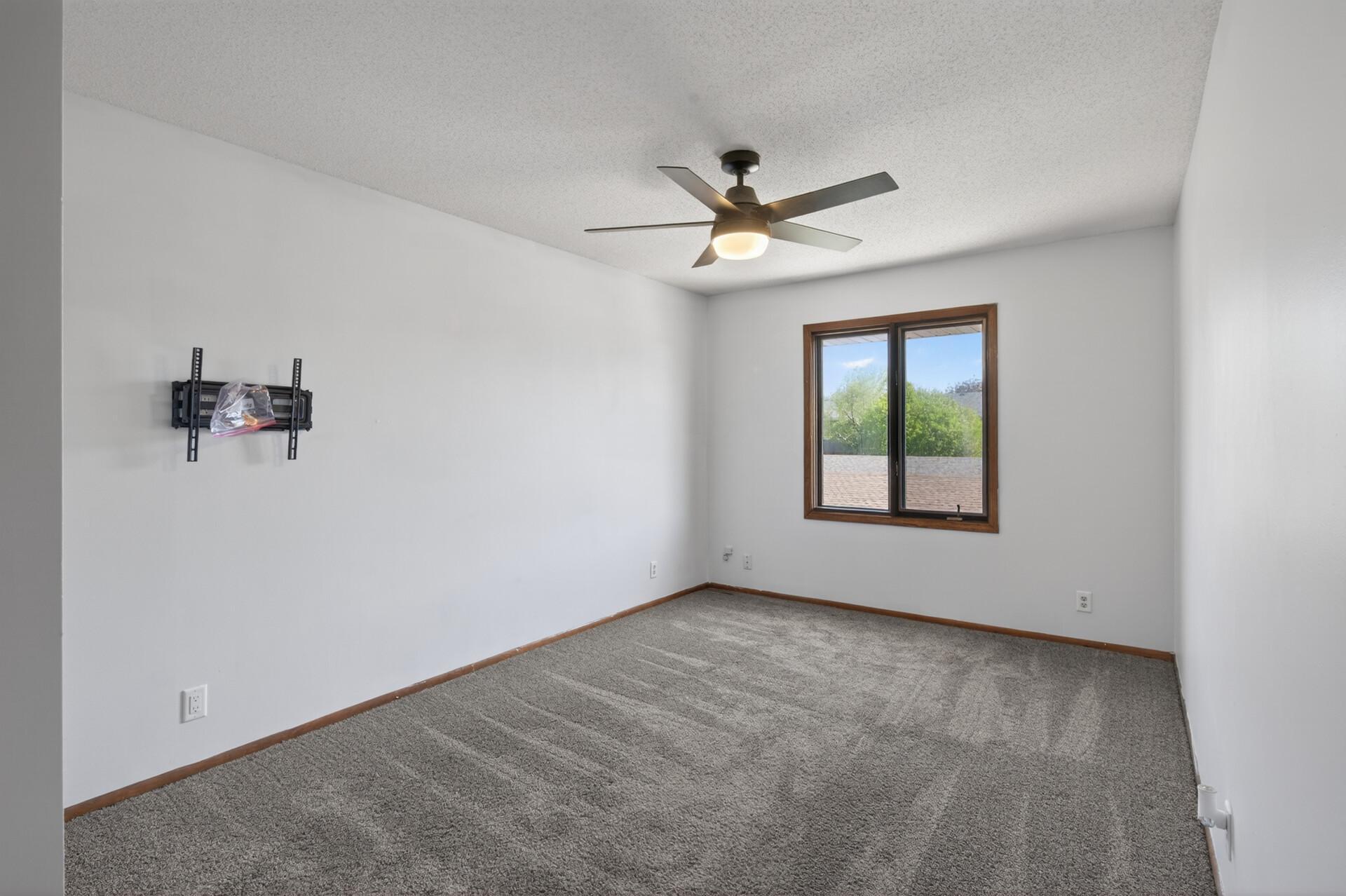 2010 Arkwright Street Maplewood, MN 55117 - Photo 18 of 28