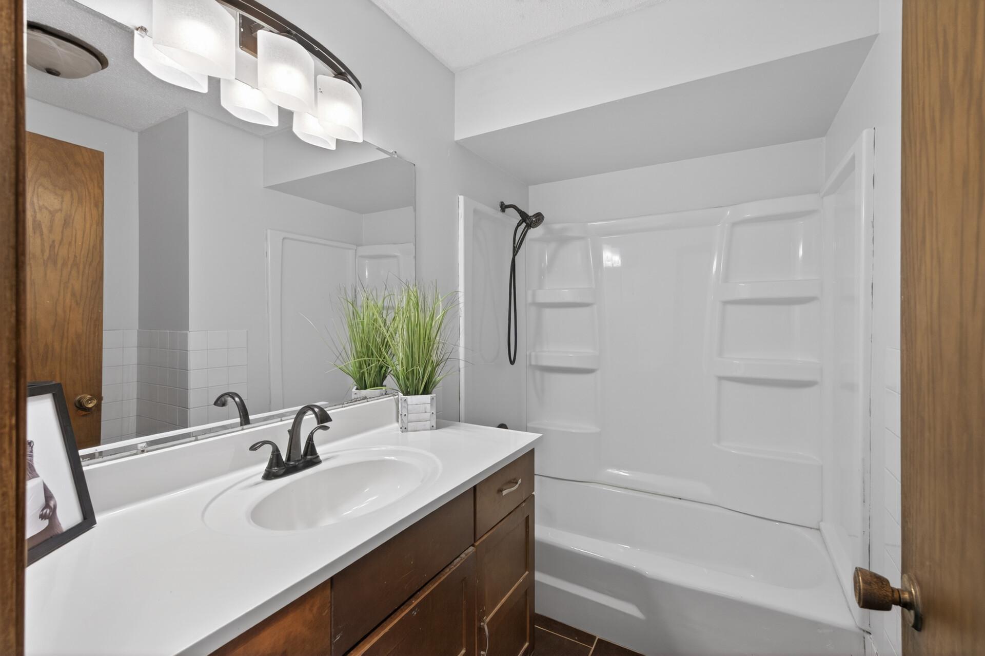 2010 Arkwright Street Maplewood, MN 55117 - Photo 22 of 28