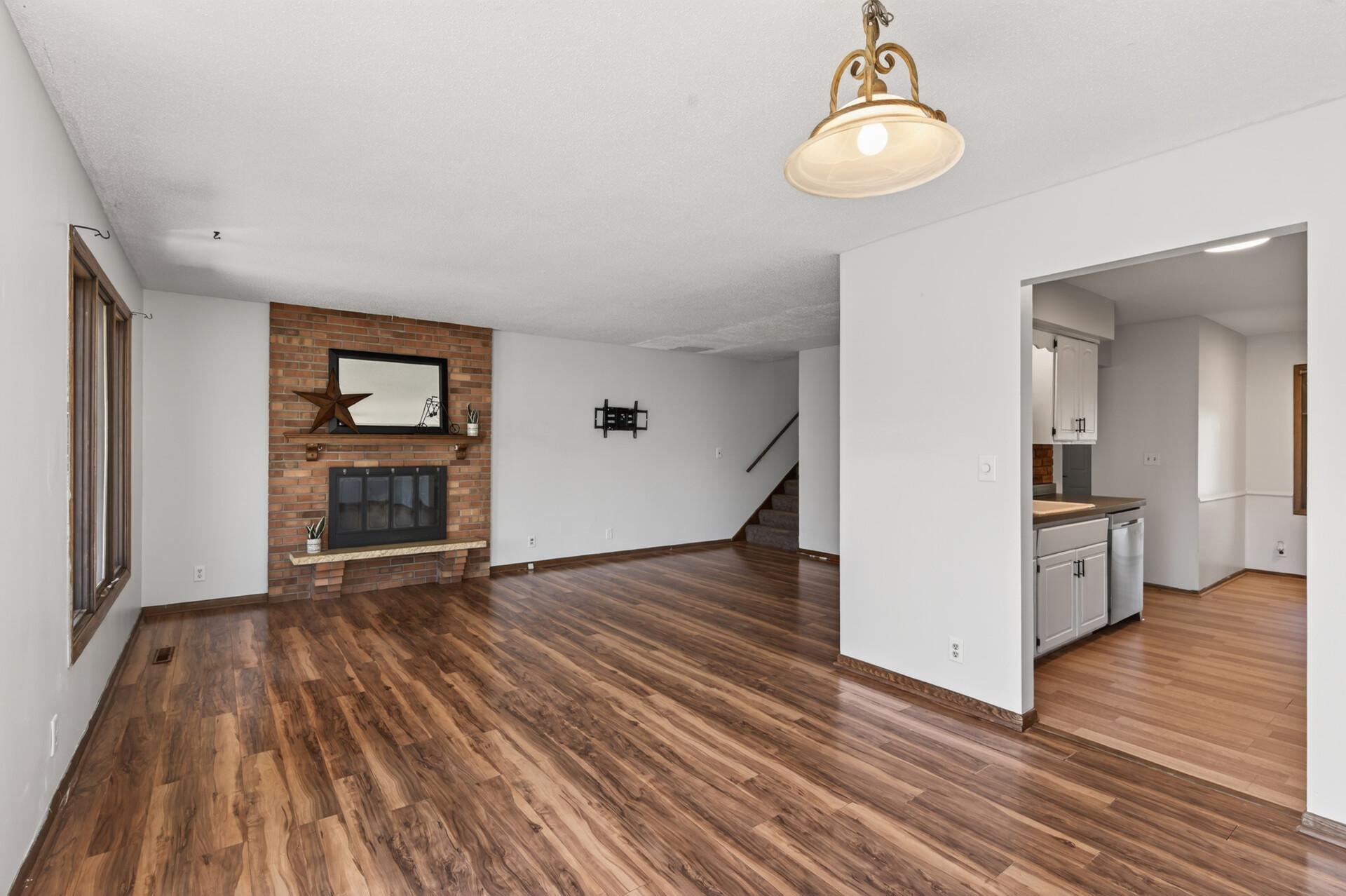 2010 Arkwright Street Maplewood, MN 55117 - Photo 10 of 28
