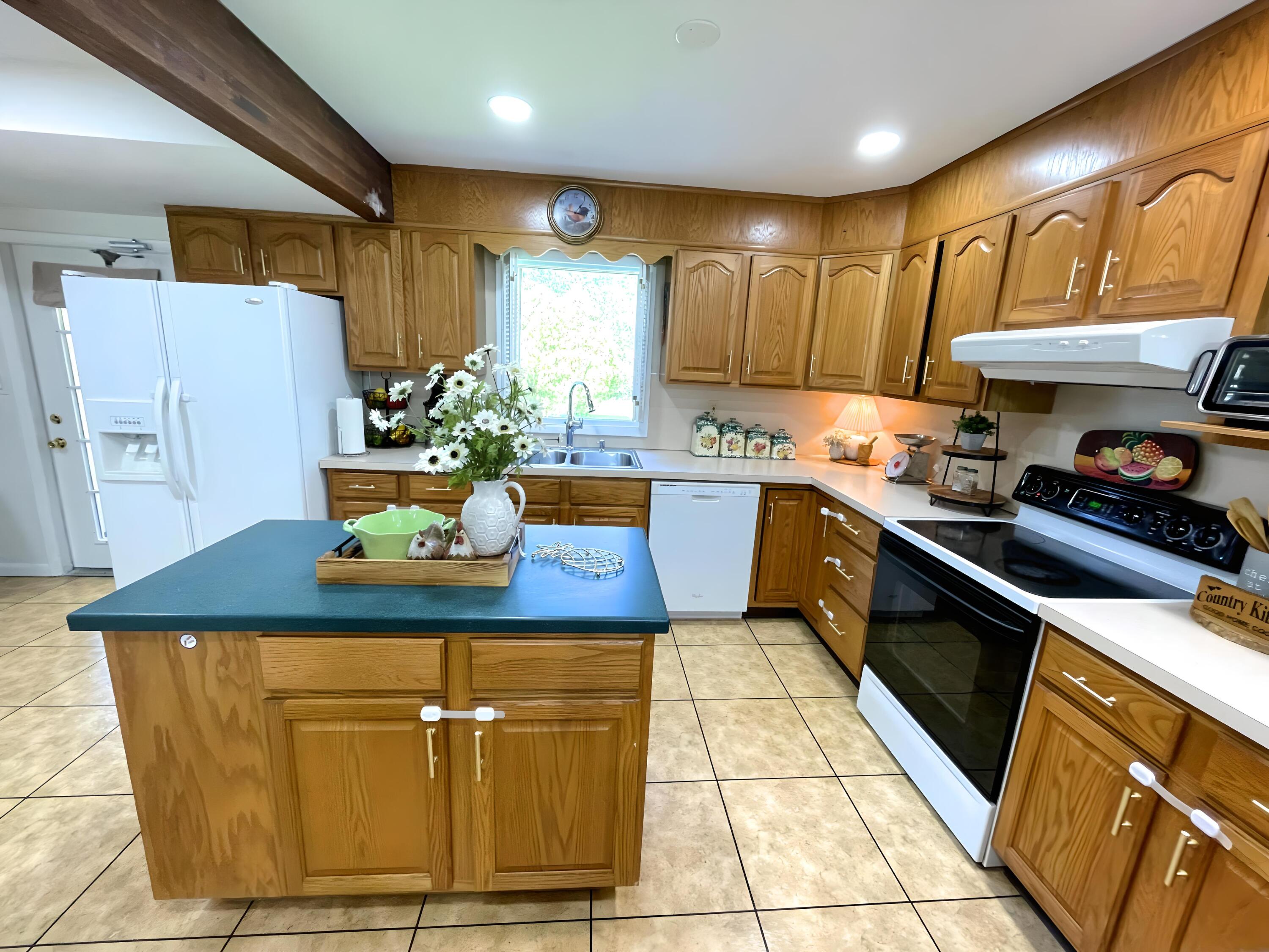 245 Learn Road Tannersville, PA 18372 - Photo 21 of 30 Kitchen