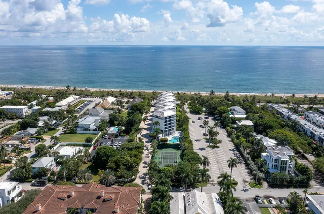 a view of a building with an outdoor space