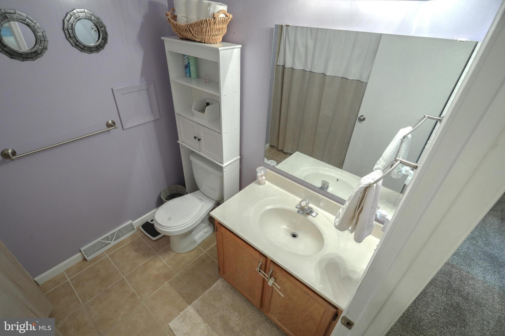 1006 Friar Run Hanover, PA 17331 - Photo 24 of 36 Main Full Bath