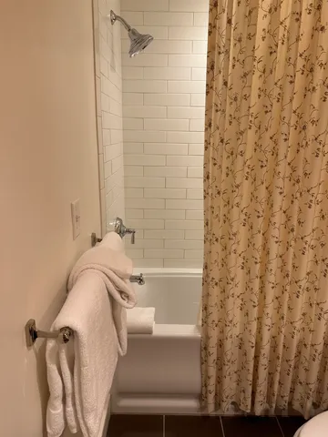 $210,000 | 102 Forest Drive, Unit 210 (LO 212) / III CLAY BROOK AT SUGARBUSH, Warren, VT 05674