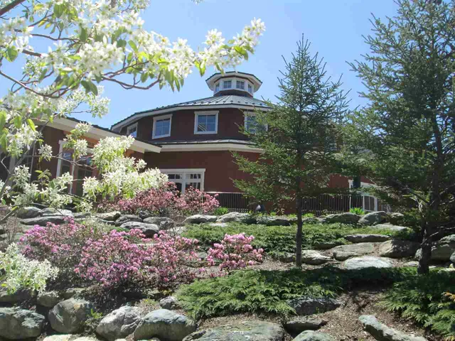 $210,000 | 102 Forest Drive, Unit 210 (LO 212) / III CLAY BROOK AT SUGARBUSH, Warren, VT 05674