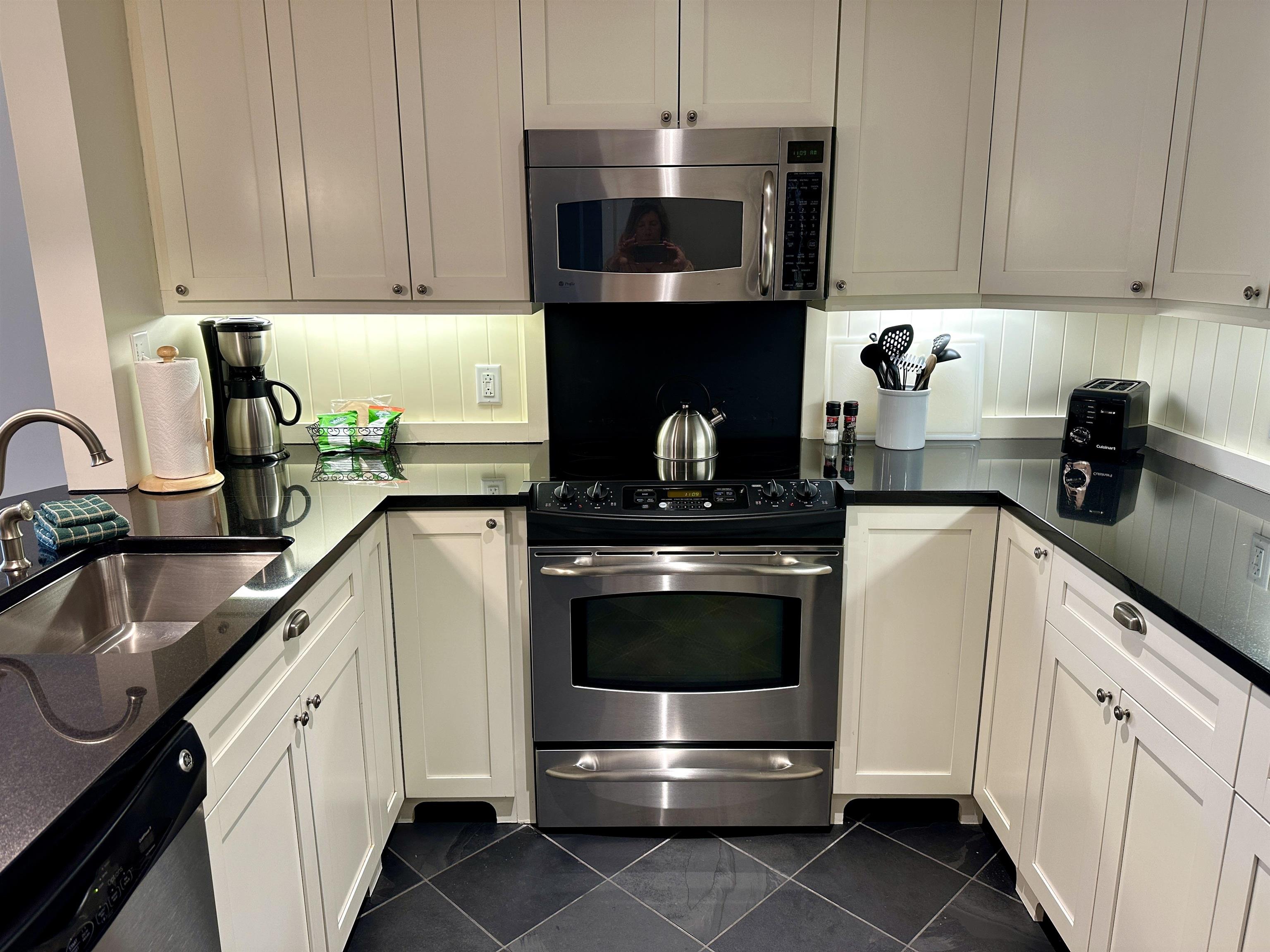 102 Forest Drive, Unit 210 (LO 212) / III CLAY BROOK AT SUGARBUSH Warren, VT 05674 - Photo 4 of 27