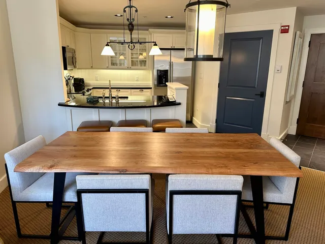 $210,000 | 102 Forest Drive, Unit 210 (LO 212) / III CLAY BROOK AT SUGARBUSH, Warren, VT 05674