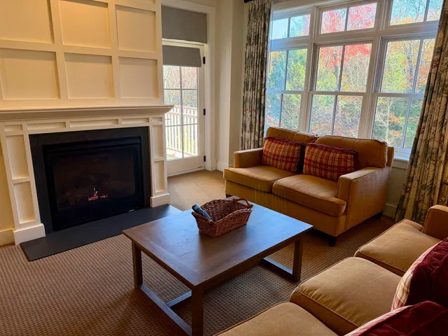 $210,000 | 102 Forest Drive, Unit 210 (LO 212) / III CLAY BROOK AT SUGARBUSH, Warren, VT 05674