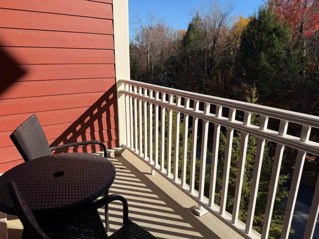 $210,000 | 102 Forest Drive, Unit 210 (LO 212) / III CLAY BROOK AT SUGARBUSH, Warren, VT 05674