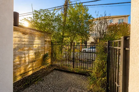 $679,900 | 5911 Rose Street, Houston, TX 77007