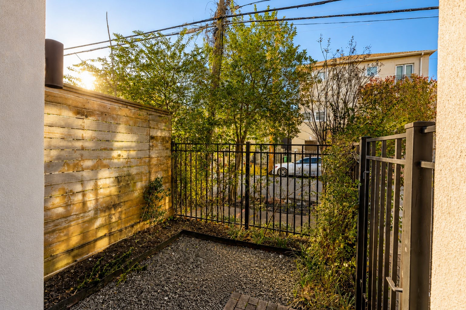 5911 Rose Street Houston, TX 77007 - Photo 26 of 40 Low-maintenance outdoor space with room for pets or a small garden.
