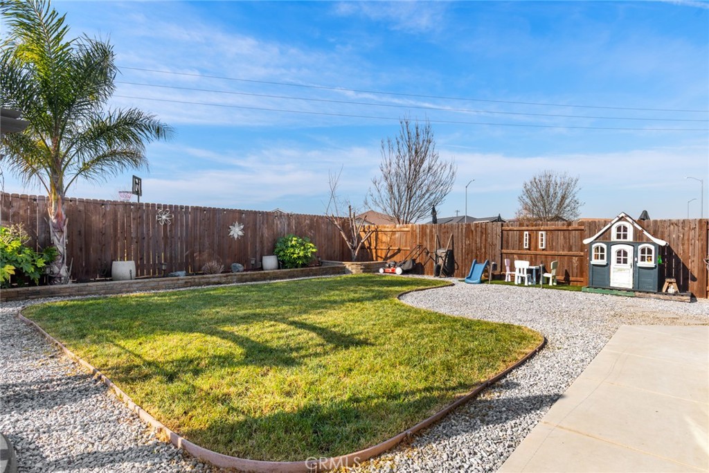 3465 Shaker Lane Chico, CA 95973 - Photo 29 of 34 a view of a backyard