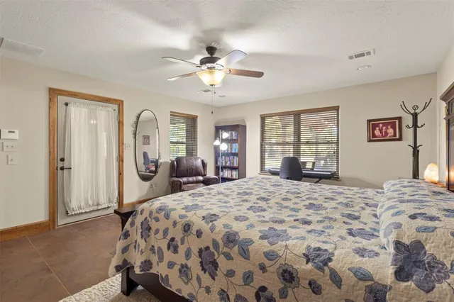 $675,000 | 168 Texoma Bluffs Circle, Gordonville, TX 76245