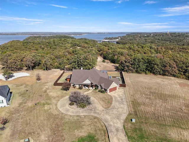 $675,000 | 168 Texoma Bluffs Circle, Gordonville, TX 76245