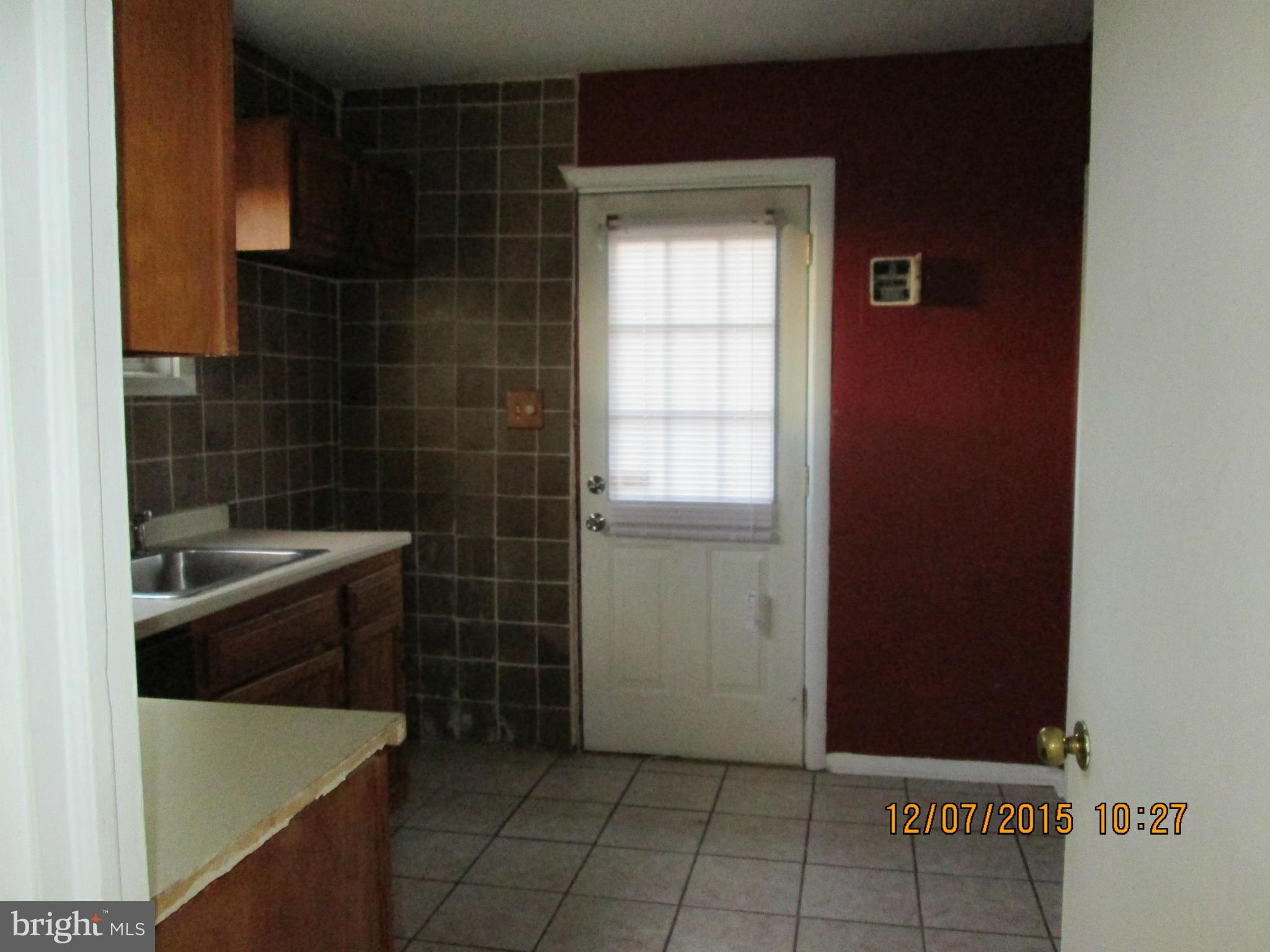5906 Robindale Road Catonsville, MD 21228 - Photo 5 of 17 Kitchen
