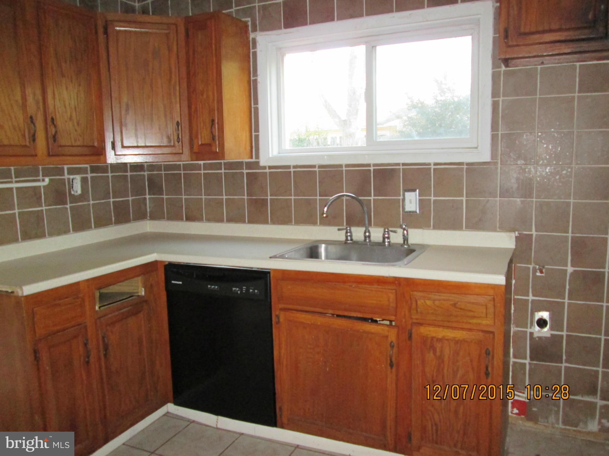 5906 Robindale Road Catonsville, MD 21228 - Photo 7 of 17 Kitchen