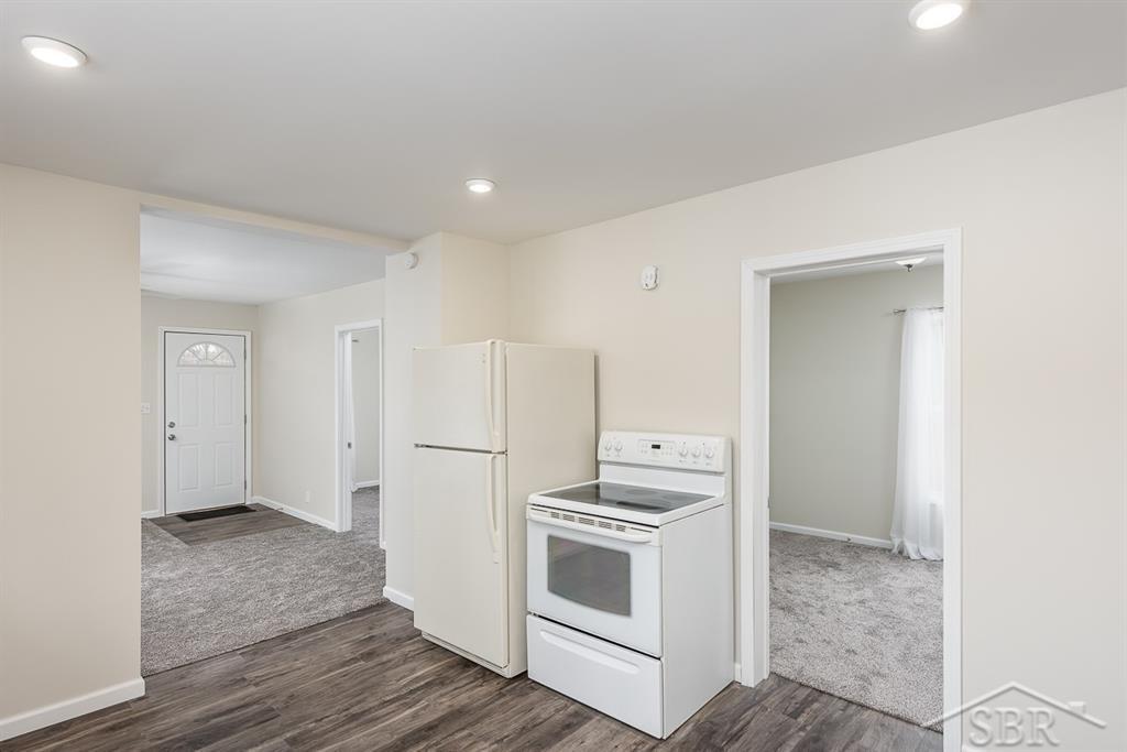 512 Sandow Road Midland, MI 48640 - Photo 8 of 19 31372273-7.JPG