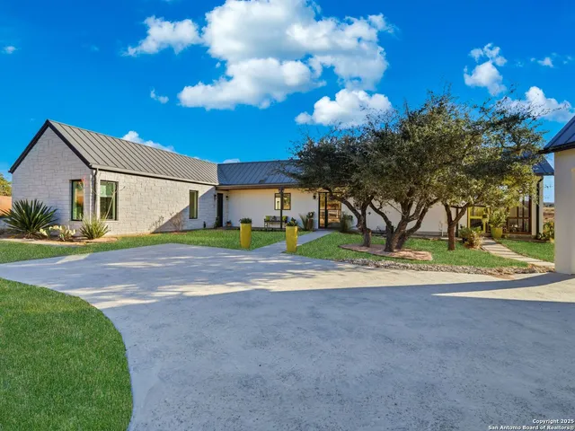 $1,675,000 | 577 Cattle Creek Road, Johnson City, TX 78636