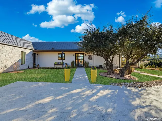 $1,675,000 | 577 Cattle Creek Road, Johnson City, TX 78636