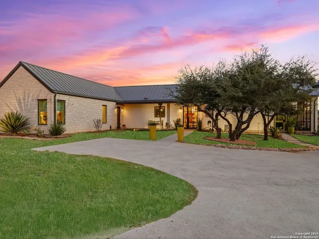 $1,675,000 | 577 Cattle Creek Road, Johnson City, TX 78636