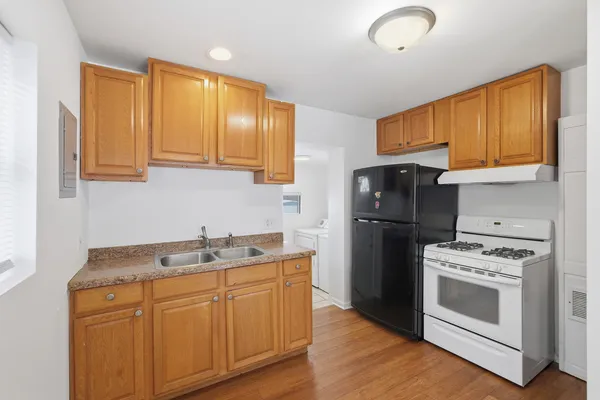 $2,200 | 426 Alpine Drive, Round Lake, IL 60073