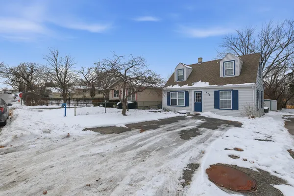 $2,200 | 426 Alpine Drive, Round Lake, IL 60073