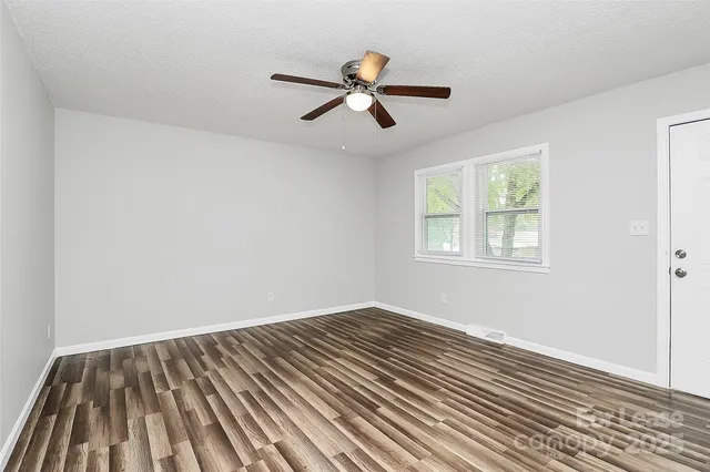 $999 | 610 Temple Street, Kings Mountain, NC 28086