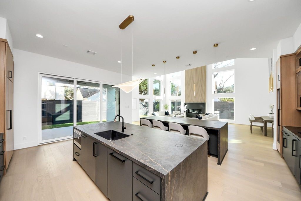 2232 Swift Boulevard Houston, TX 77030 - Photo 12 of 30